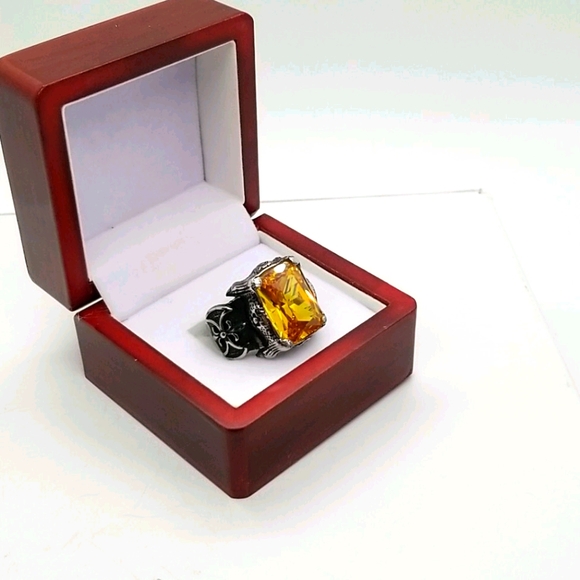 Mans ring - Picture 2 of 3